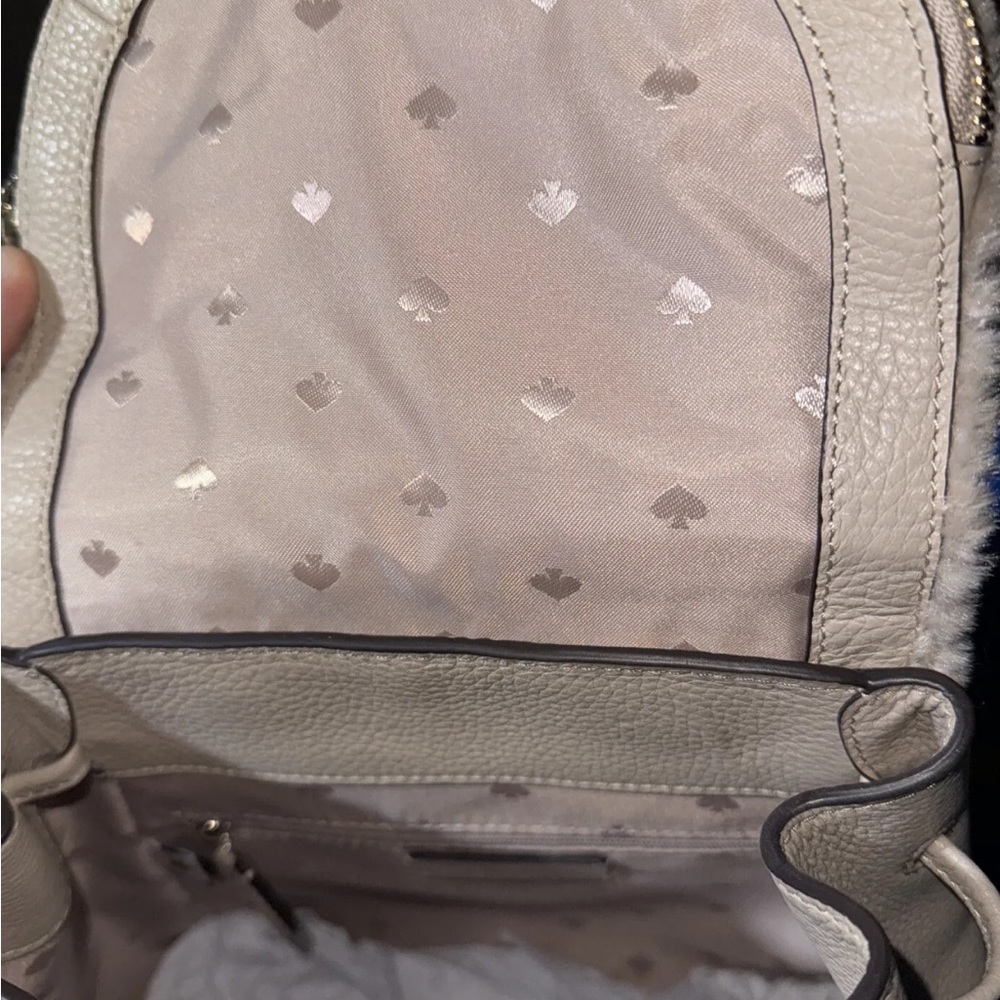 Small Leila pebbled leather with faux fur back pack! - Picture 4 of 6